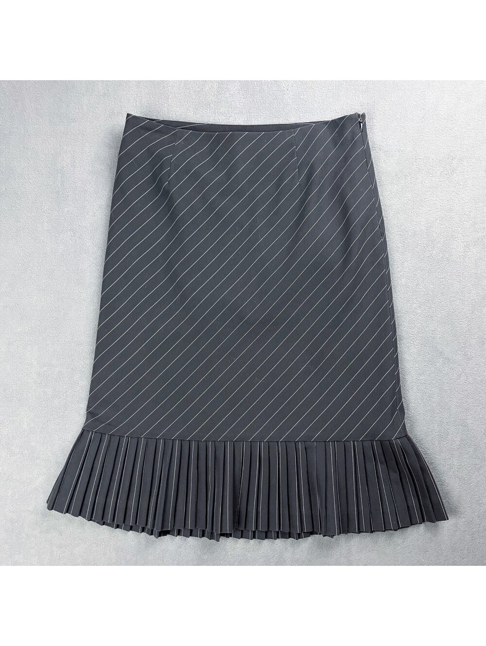 Y2K Black Pinstripe Skirt with Pleated Hem